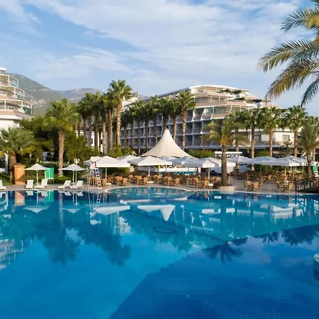 Rai Premium - Ex Queen's Park Hotell 5*